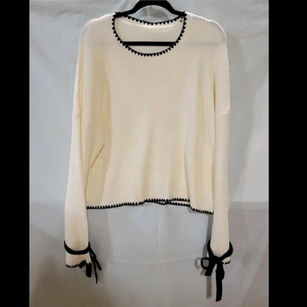 Bella Ivory Sweater w/ Black Wrist Wraps sz 3X